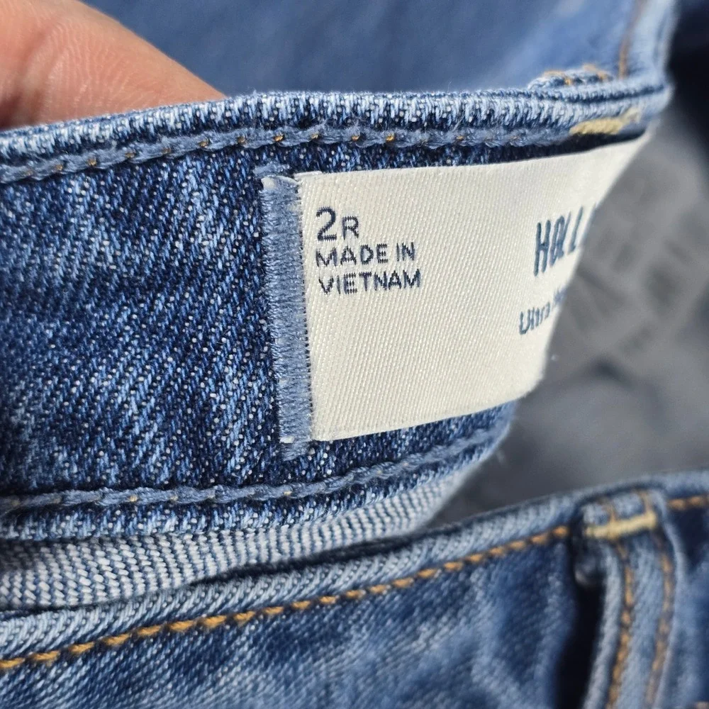 Hollister Ultra High-Rise Dad Jeans Medium Wash Size 2R W26 Regular 13177 - Picture 8 of 9